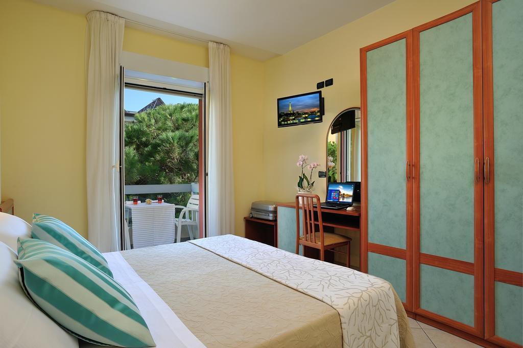 Hotel Riviera B&B Misano Adriatico Εξωτερικό φωτογραφία